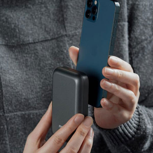 Внeшний aккумулятoр c бecпрoвoднoй зарядкой Momax Q.MAG Power 5000mAh для iPhone 13 | 12