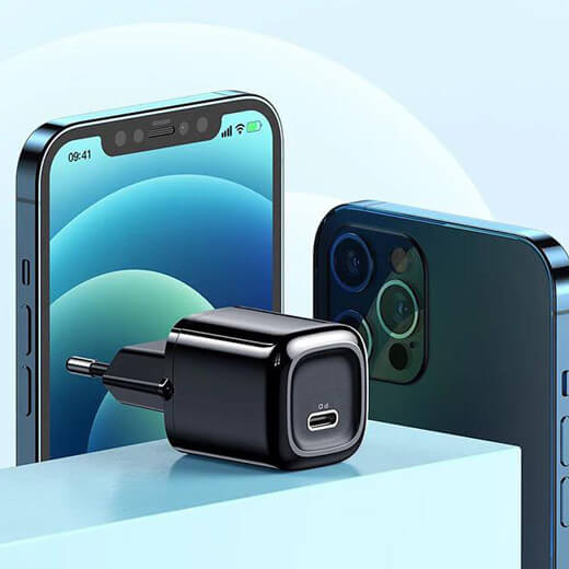 Компактні розміри швидкого мережевого зарядного пристрою Mcdodo Mini PD Fast Charge 25W