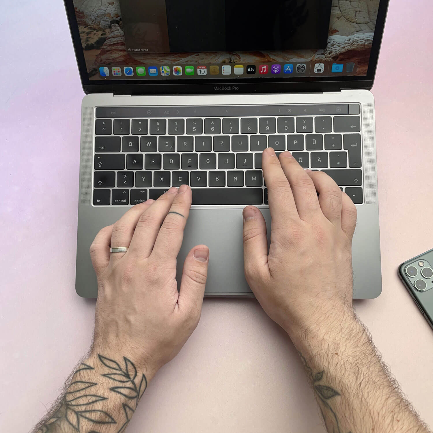 Алюмінієва портативна підставка oneLounge 1Desk для MacBook