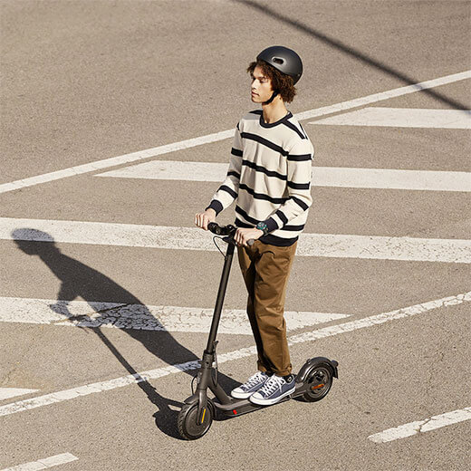 Електросамокат Xiaomi Mi Electric Scooter Essential