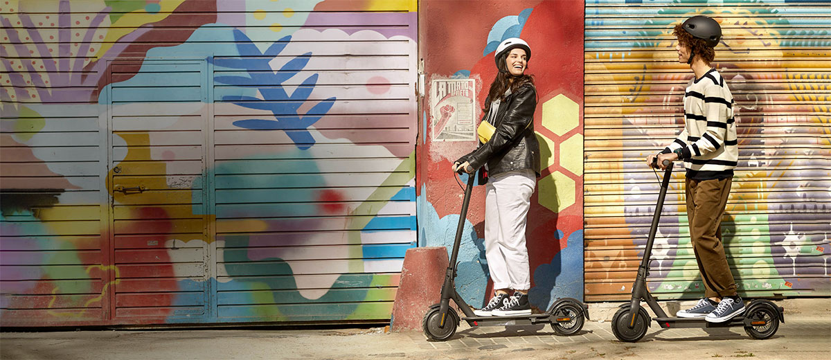 Електросамокат Xiaomi Mi Electric Scooter Essential